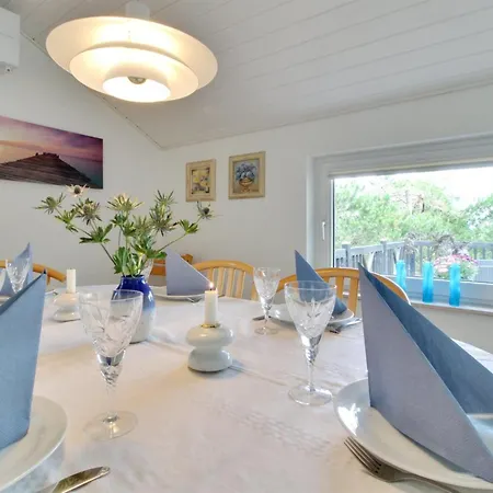 Flora - 150m From The Sea By Interhome *
